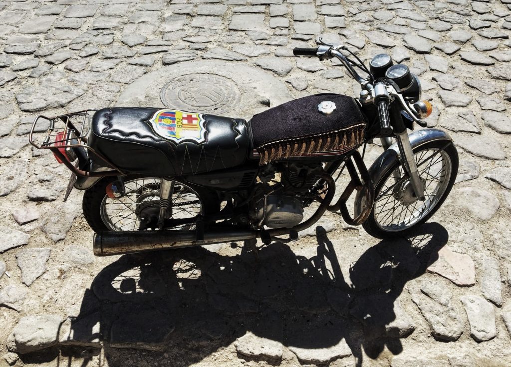 Ein typisches Motorrad im Iran