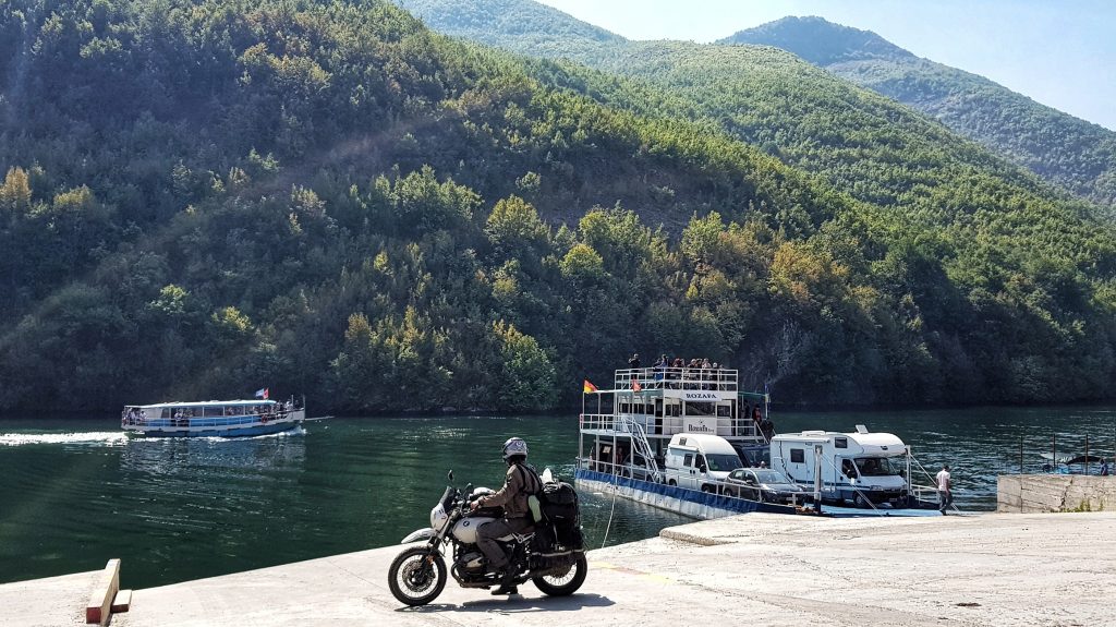Albanien Koman See